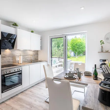 Gerhart-hauptmann-strasse 1a Gartenidylle *