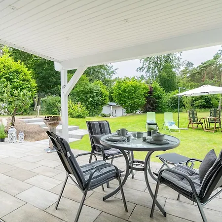 Ferienhaus Gerhart-hauptmann-strasse 1a Gartenidylle Ostseebad Kölpinsee